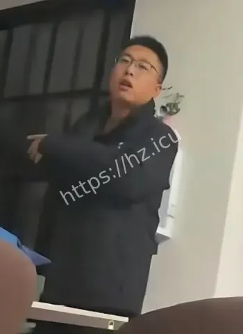 李园出轨同学被抓包